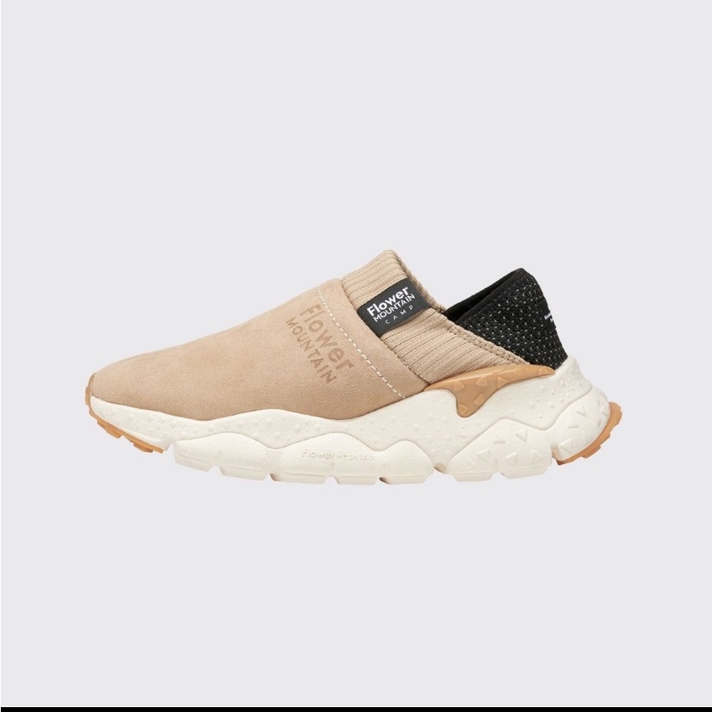 NWT FLOWER MOUNTAIN Camp Uni Slip-On Mouton Leather/shearling - Beige